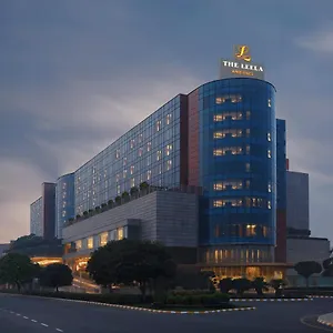 https://the-leela-ambience-gurgaon-hotel-residences.hotelsdelhi.org